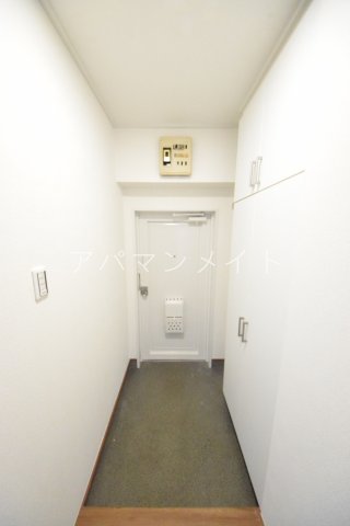 玄関　収納もある玄関です
