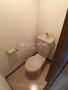 トイレ　落ち着いた色調のトイレです