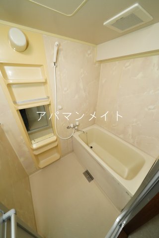 バス・シャワールーム　お風呂で日々の疲れを落としましょう