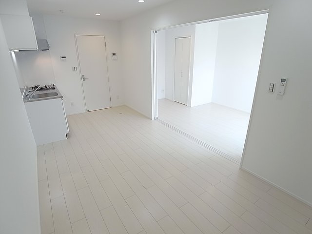 その他部屋・スペース　ダウンライトがお洒落なリビング