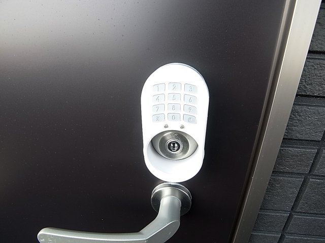玄関　玄関ドアにはＩｏＴセキュリティを搭載