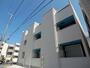 建物外観　３Ｆ建てのお洒落なデザイナーズハイツ