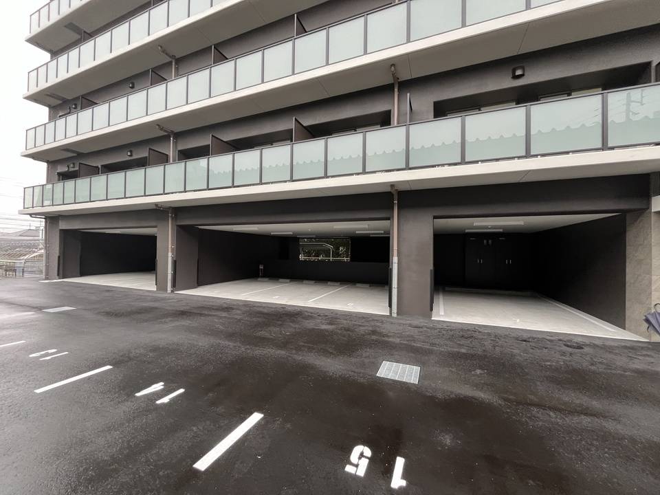 駐車場　駐車場