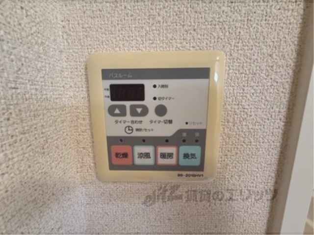その他設備　給湯器リモコン