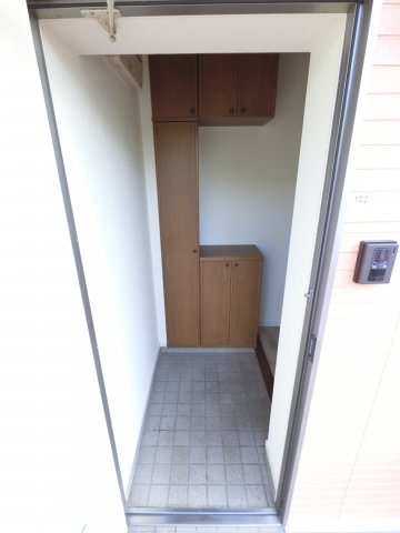 玄関　※仕様が異なる場合が御座います