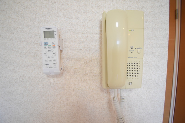 セキュリティ　※別室参考写真（反転モデル）