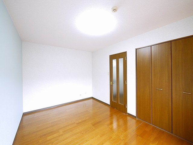 その他部屋・スペース　広々とした洋室です