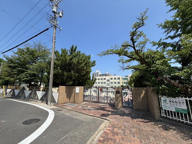 小学校　岩塚小学校（小学校）まで140m