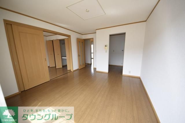 居室・リビング　広々使えるお部屋です
