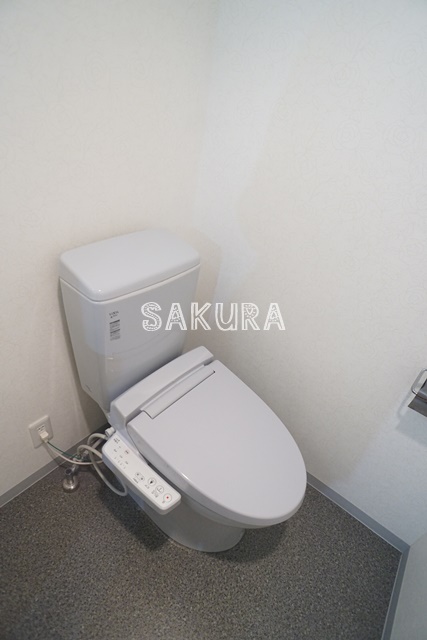 トイレ　落ち着いた色調のトイレです♪