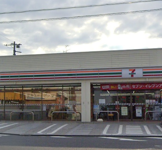 コンビニ　セブンイレブン横浜笹山団地前店（コンビニ）まで604m