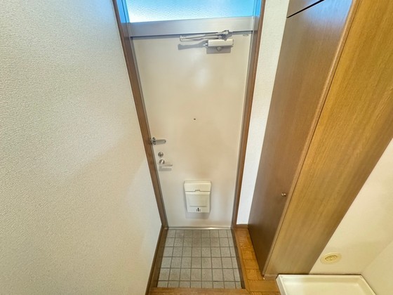 玄関　※別部屋の写真です