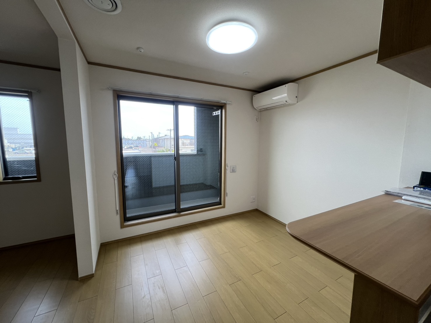 バルコニー　※別部屋・反転タイプです。