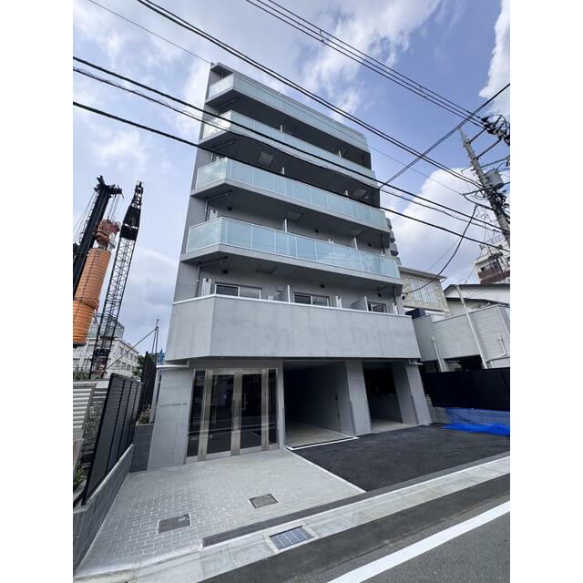 建物外観　鉄筋コンクリート造のがっちりとした建物。