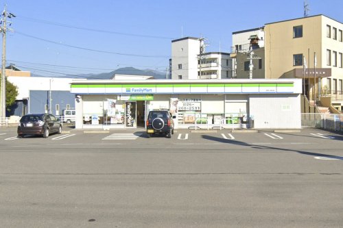 コンビニ　ファミリーマート 長野上高田店（コンビニ）まで510m