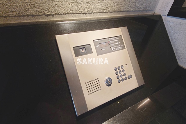 セキュリティ　不審者、勧誘員をシャットアウトできるオートロックです♪