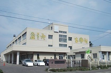 小学校　旭川市立向陵小学校（小学校）まで1100m