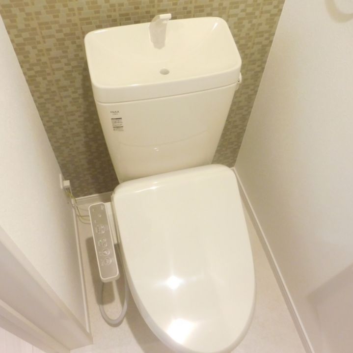 トイレ　※別号室の参考写真です。
