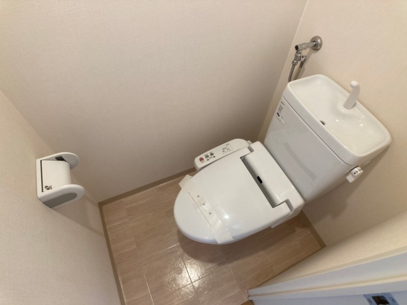 トイレ　ウォシュレット機能がついたトイレ。安心して使用できますね。
