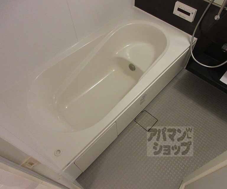 バス・シャワールーム　のびのび入れます！