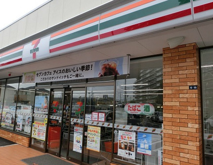 コンビニ　セブン-イレブン 横浜杉田３丁目店（コンビニ）まで717m