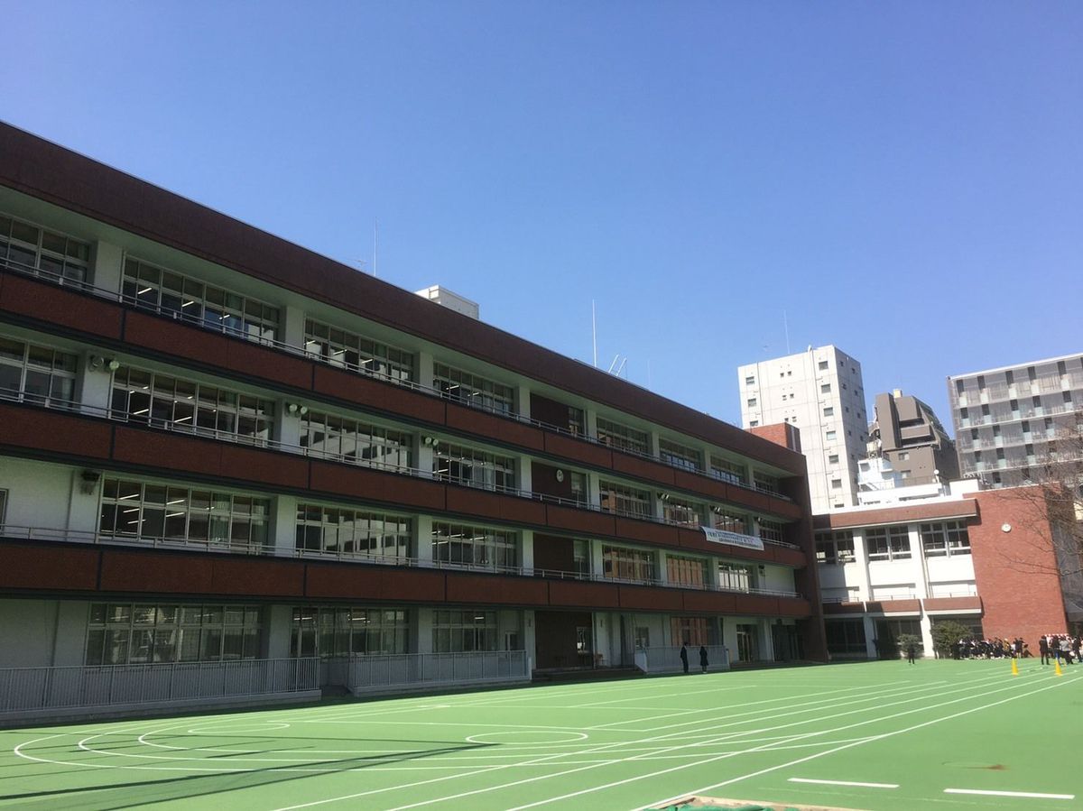中学校　神田一橋中学校（中学校）まで1240m