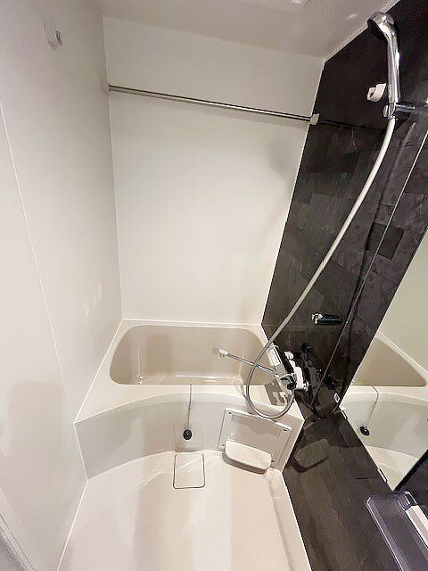 バス・シャワールーム　※同タイプの別のお部屋です。