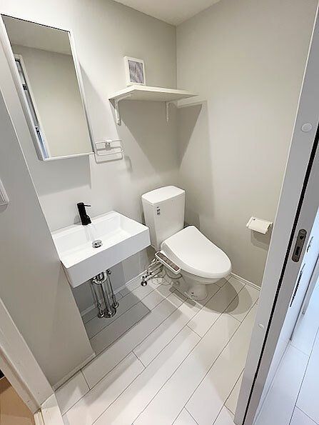 トイレ　※同タイプの別のお部屋です。