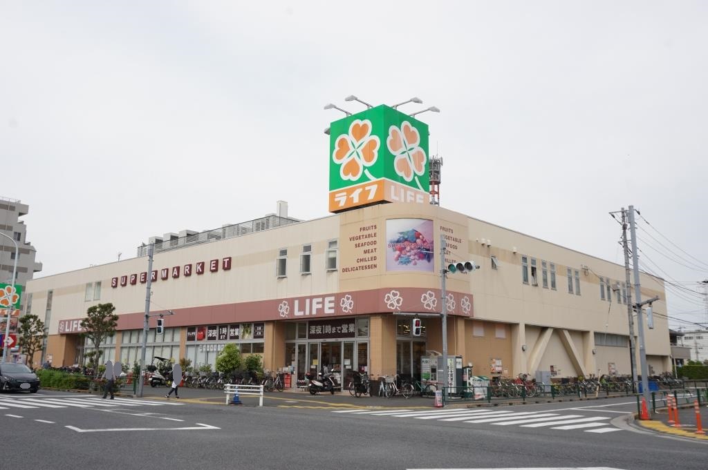 スーパー　ライフ 六町駅前店（スーパー）まで535m