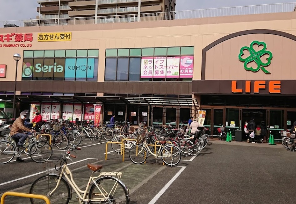 スーパー　ライフ浜甲子園店（スーパー）まで875m