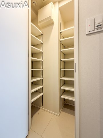 収納　別タイプのお部屋の写真です