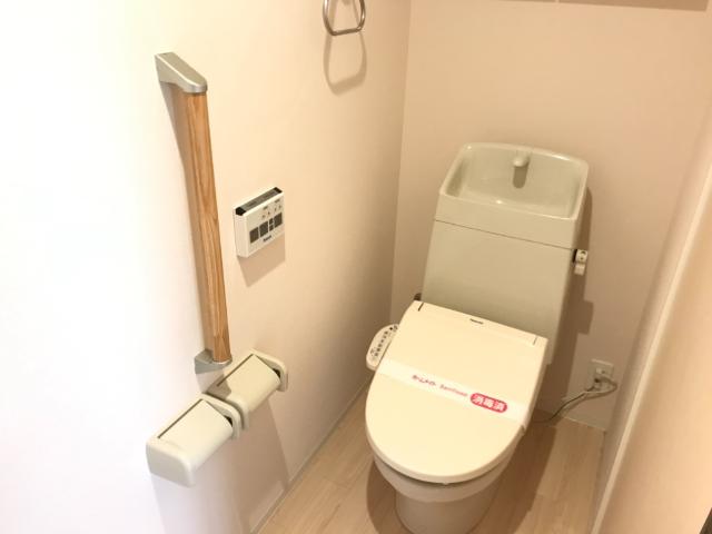 トイレ　シャワー付トイレ