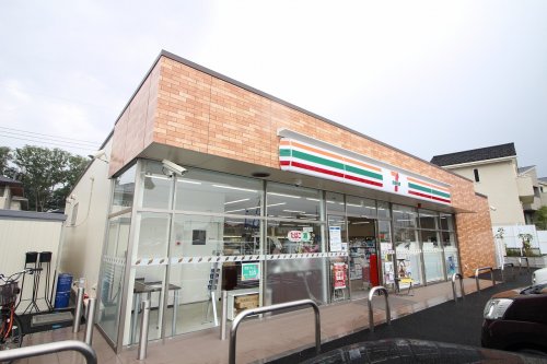 コンビニ　セブンイレブン 柏大室3丁目店（コンビニ）まで409m