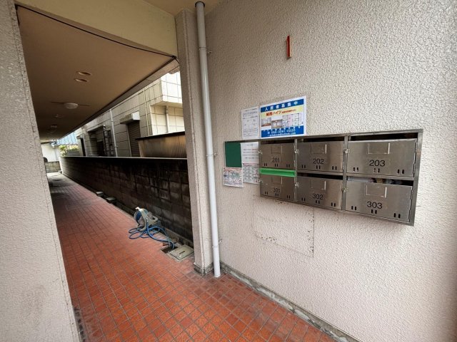 エントランス　集合ポスト