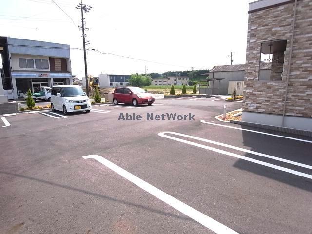 駐車場　駐車場