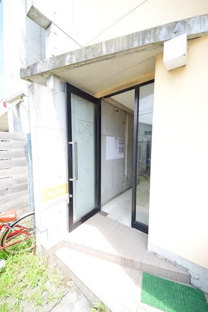 エントランス　★閑静な住宅地！設備・収納充実★