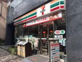 コンビニ　セブンイレブン日本橋蛎殻町店（コンビニ）まで120m
