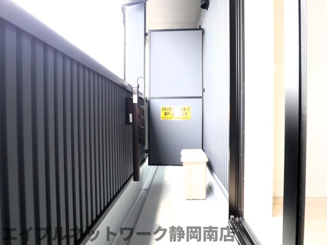 バルコニー　落ち着いた時間を過ごせるバルコニーです