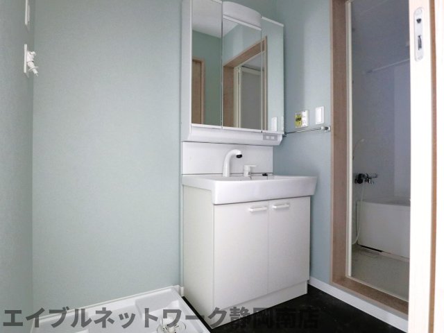洗面設備　忙しい朝には欠かせない洗面所です