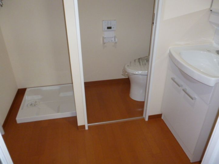 玄関　弊社は都内全域の物件をご紹介可能です！