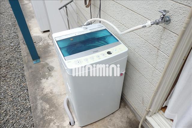 その他設備　洗濯機もベランダにあります