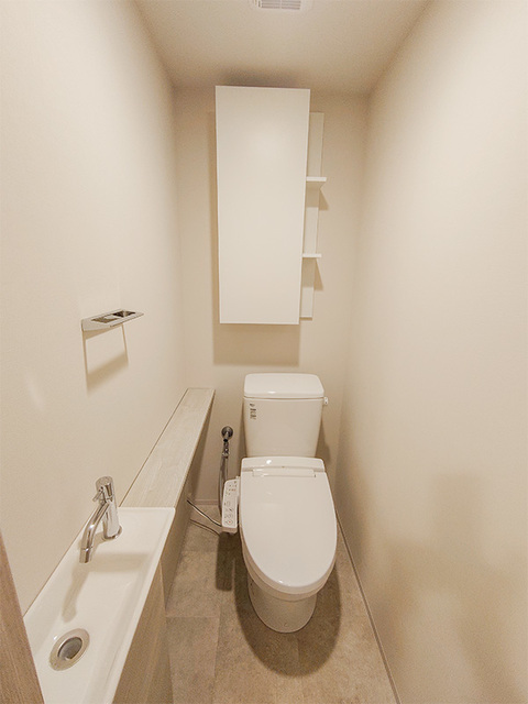 トイレ　※写真は同タイプ住戸です。
