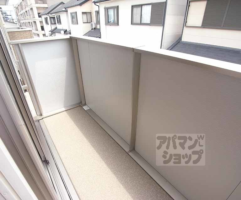 バルコニー　バルコニも広いですよ。