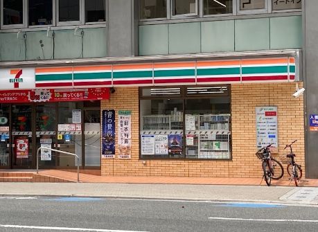 コンビニ　セブンイレブン 大阪靱本町１丁目店（コンビニ）まで279m