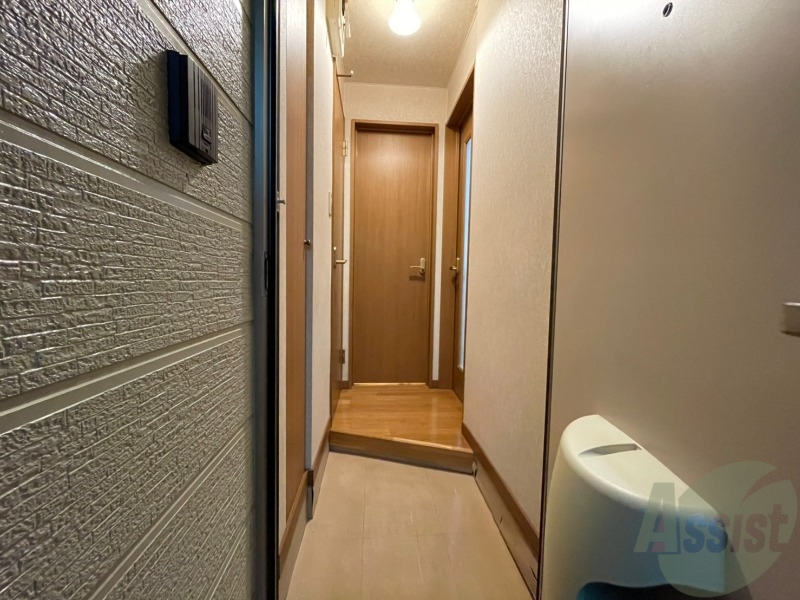 玄関　玄関から見た景色はこちらです。イメージできますか。