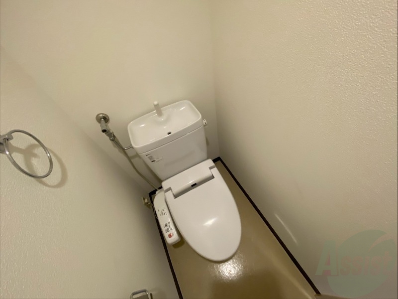 トイレ　ウォシュレット機能がついたトイレ。安心して使用できますね。