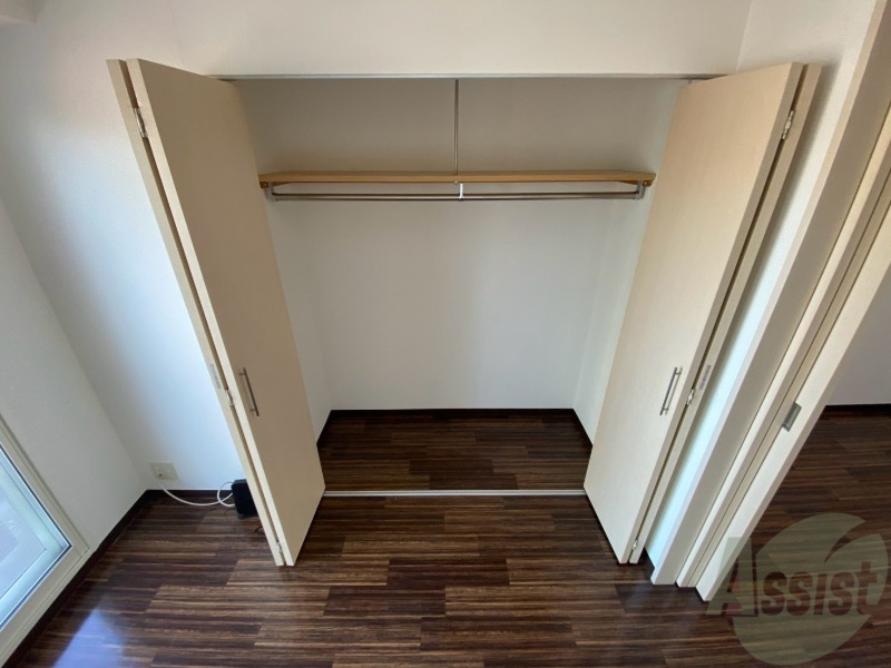 収納　寝室の収納です。部屋がすっきり片付きます。