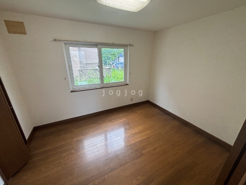 その他部屋・スペース　日当たりの良い明るいお部屋です。