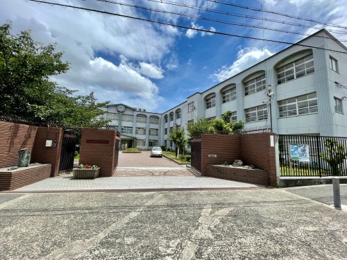 中学校　大阪市立文の里中学校（中学校）まで318m