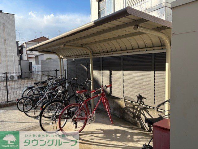 その他　屋根付き駐輪場